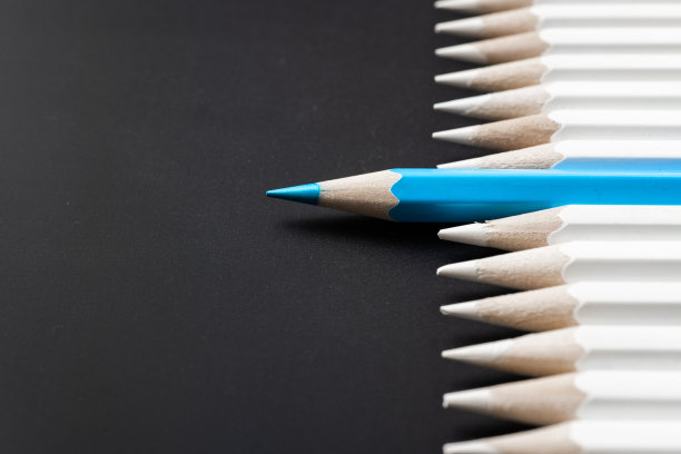 凝聚群众引导群众