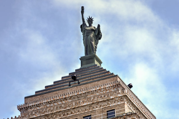 1925