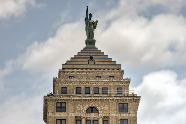 1925
