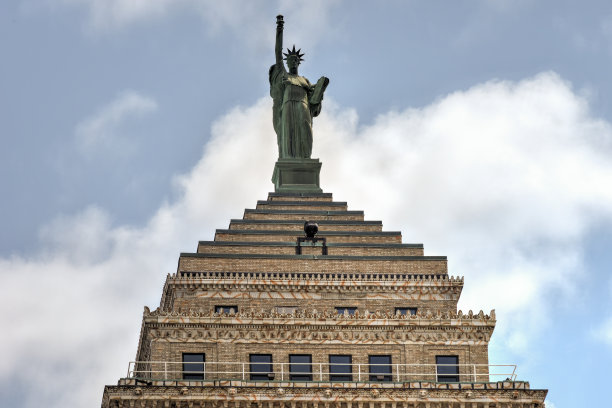 1925