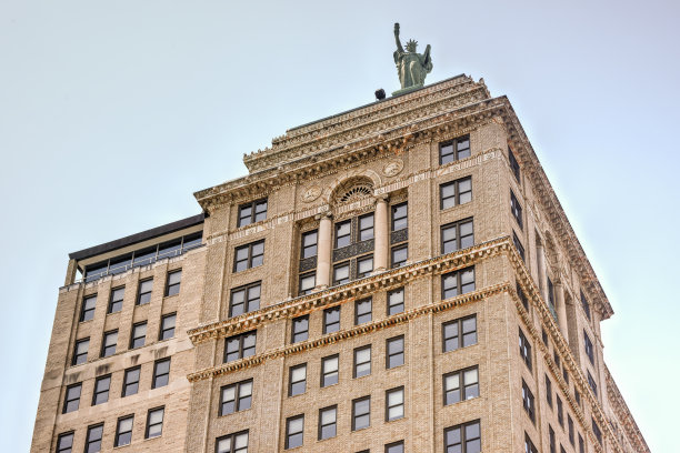 1925