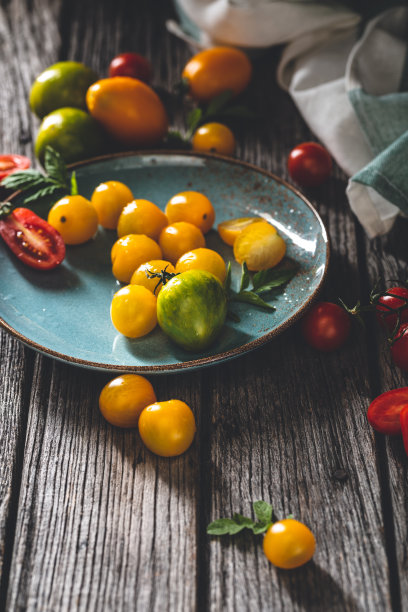 西红柿和水果刀