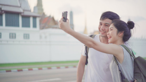 泰国曼谷 海边 情侣 旅游