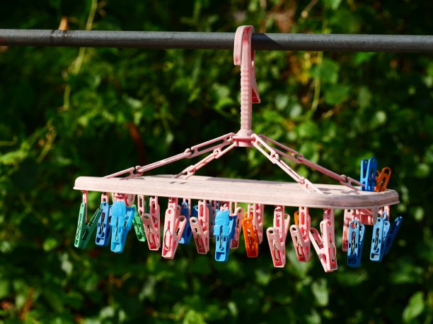 pegs
