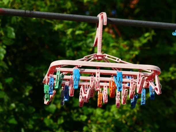 pegs