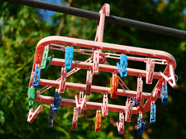 pegs