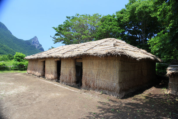 韩国民居稻草屋顶
