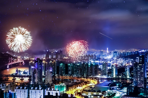 香港维多利亚港烟花与城市夜景