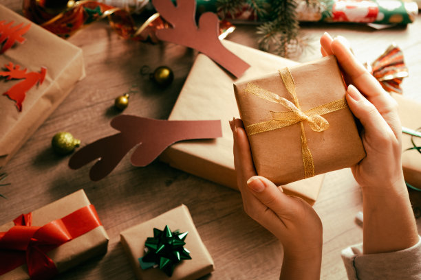 绿色包装盒创意礼品盒