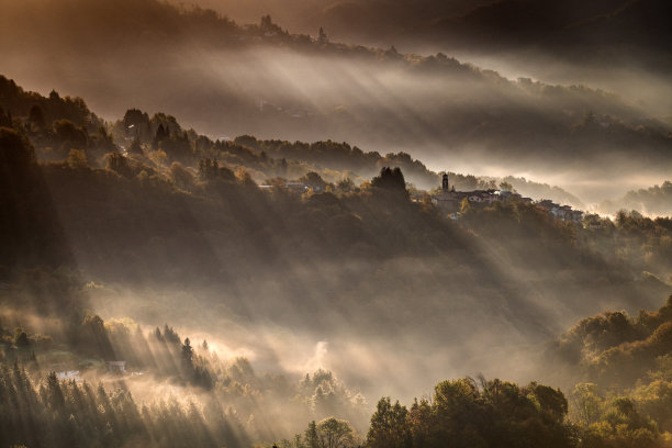 山林云雾风景