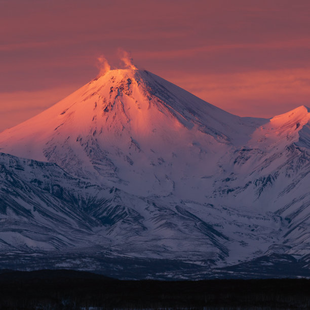 雪峰 山脉 积雪 山顶 阳光