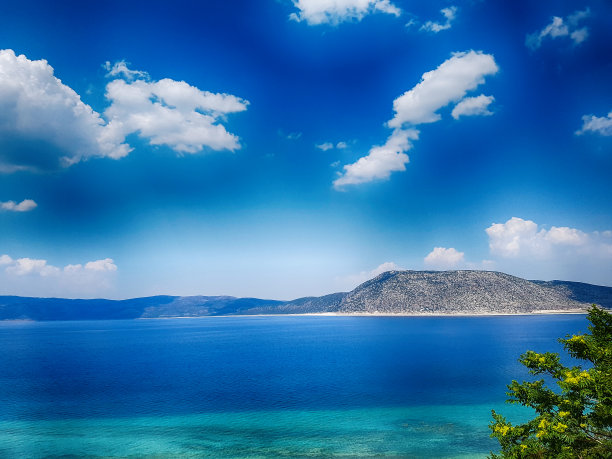 美景蓝色的湖水海水