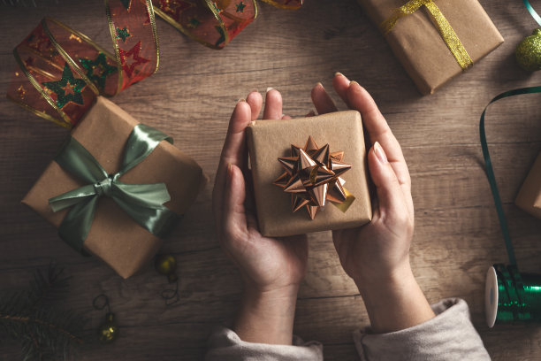 绿色包装盒创意礼品盒