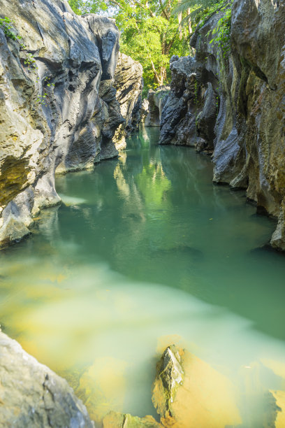 山峦水道