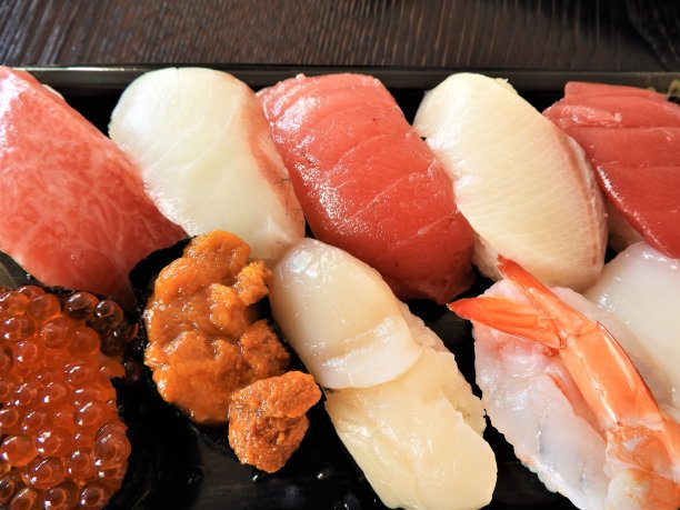 海胆寿司卷