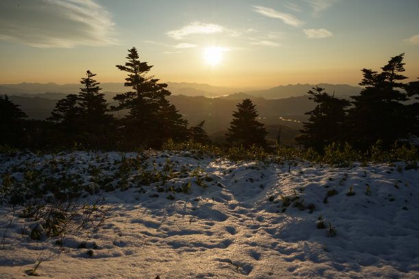 雪峰 山脉 积雪 山顶 阳光