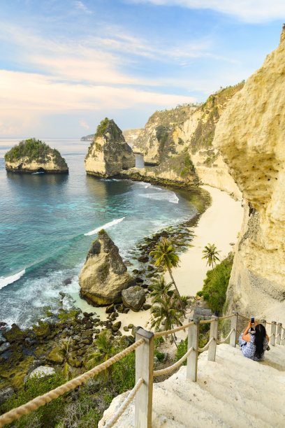 海边礁石海浪海洋海岛