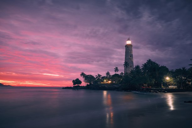 岛上的灯塔