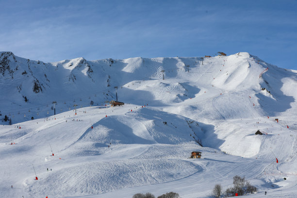 雪峰 山脉 积雪 山顶 阳光