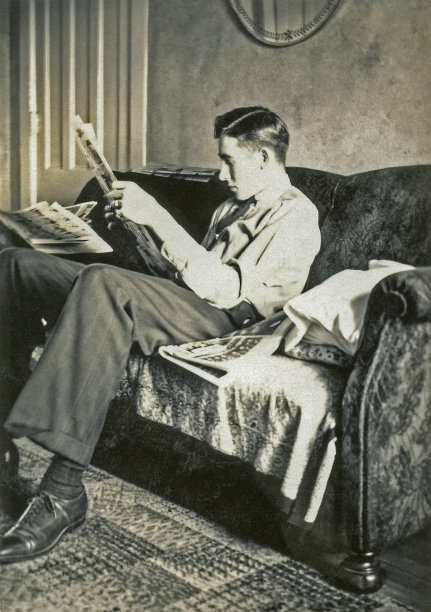 1944