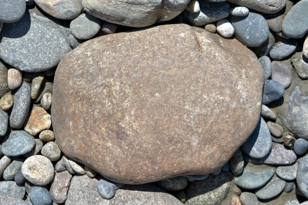 独特的石头