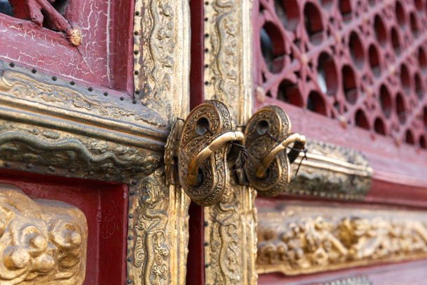 色彩鲜艳,色彩饱和,金色