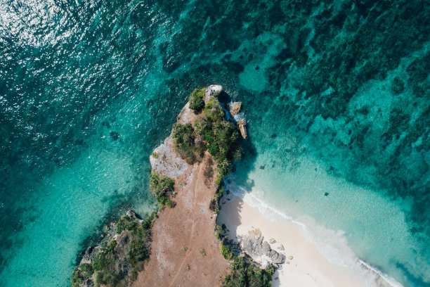 海边礁石海浪海洋海岛