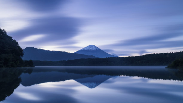 简约蓝色大气山水