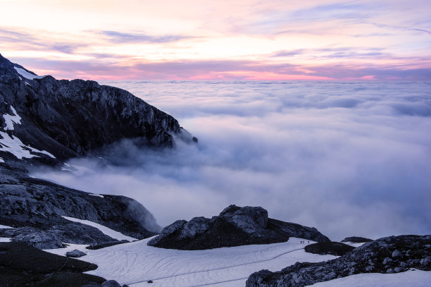 雪峰 山脉 积雪 山顶 阳光