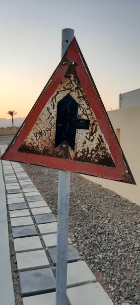水泥警示牌
