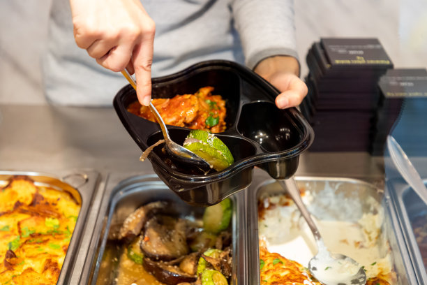 荤素搭配的美味盒饭