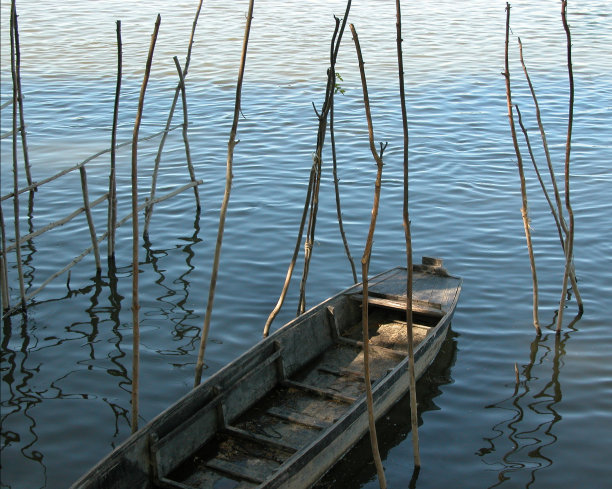 老渔翁划船