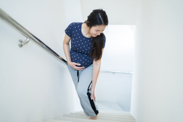 楼梯间关爱女性健康