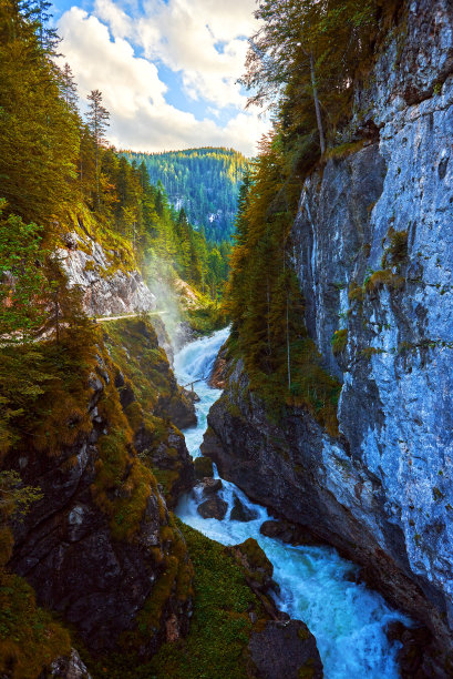 山峦水道