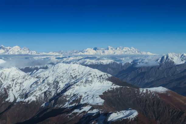 雪峰 山脉 积雪 山顶 阳光