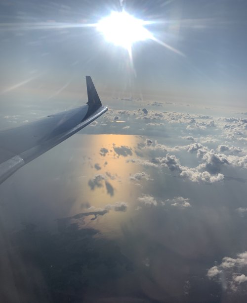 飞机上拍摄云彩