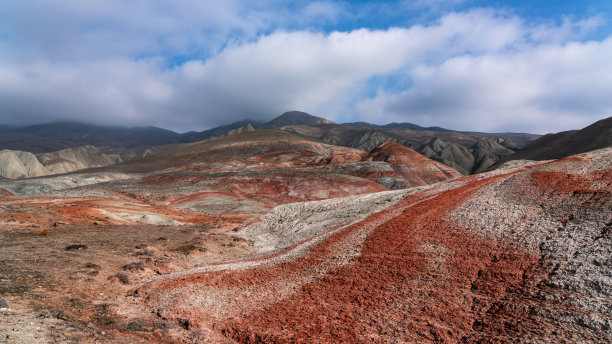 红石山