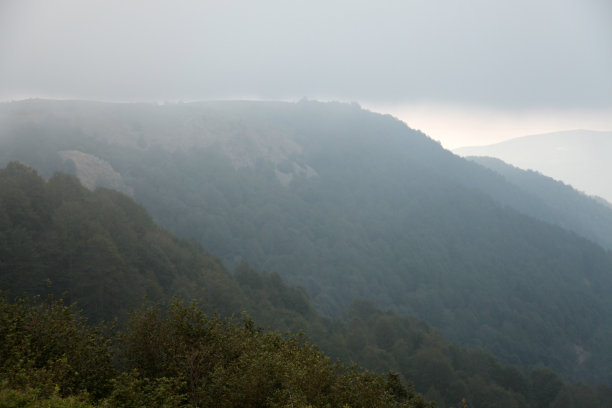 简约蓝色大气山水