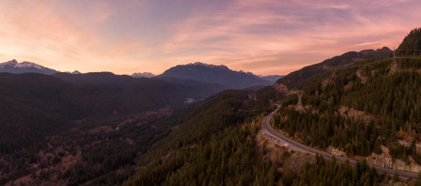 航拍山间公路