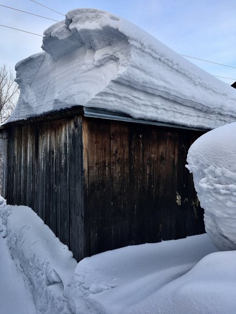 白雪皑皑冬季郊外雪景