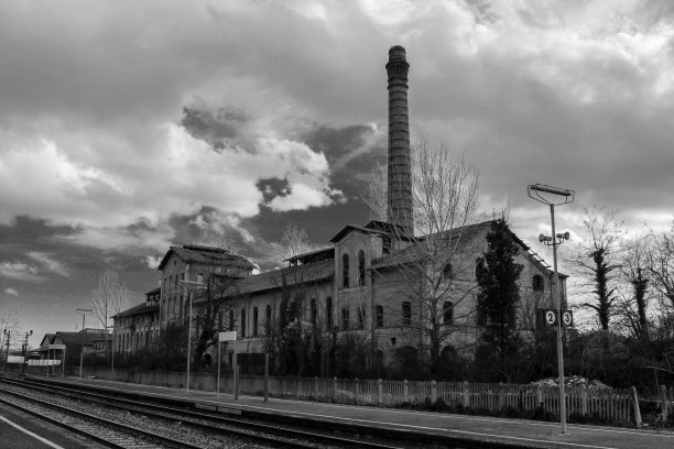 工厂黑白照片