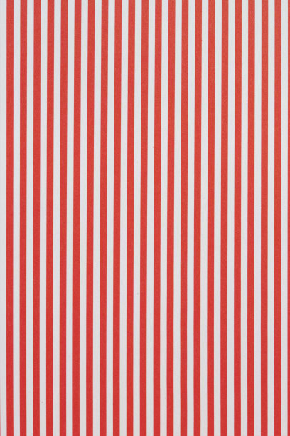 红底格纹服饰图案