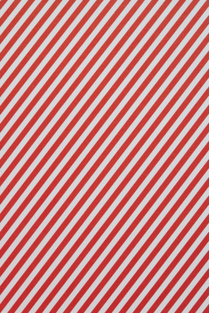 红底格纹服饰图案