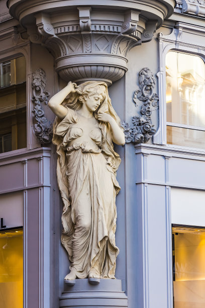 欧洲女性人物雕塑