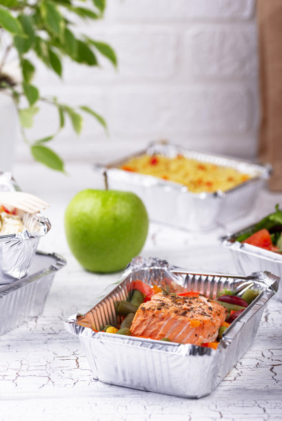 荤素搭配的美味盒饭