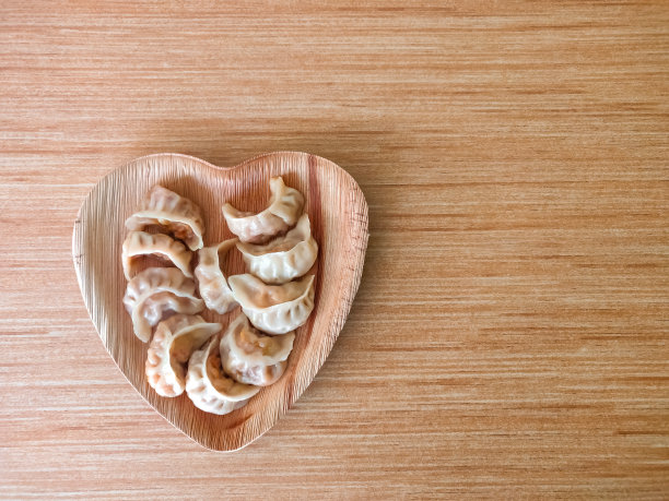 盒装饺子