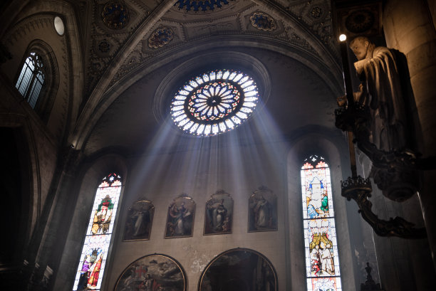 教堂玻璃装饰