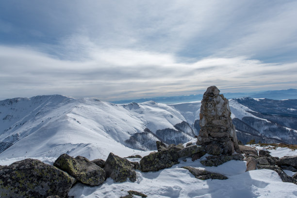 雪峰 山脉 积雪 山顶 阳光