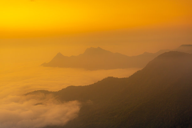 山林云雾风景