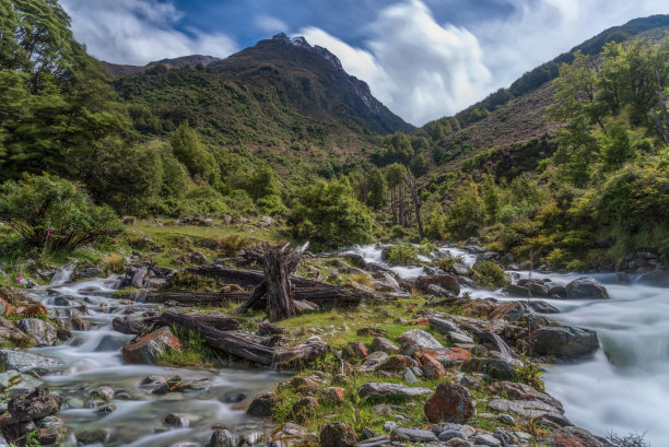 高山流水山峰群山远山